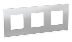 Рамка Unica Pure трехместная горизонтальная (алюминий матовый / белый) NU600680