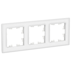 Рамка AtlasDesign трехместная (белое стекло) ATN320103