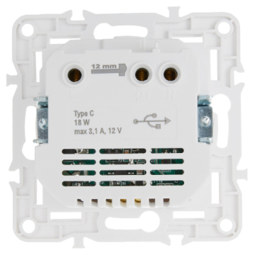 Розетка IEK SKANDY с/з со шторками 16А с USB C 18Вт SK-R17W (арктический белый) SK-R14-16-U14-018-K01