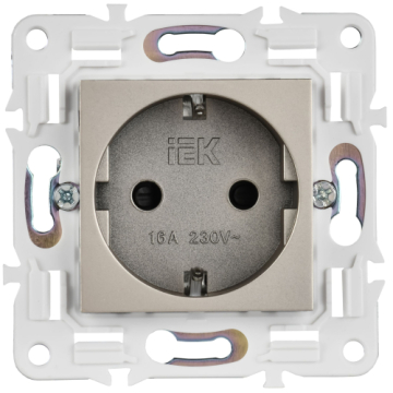 Розетка IEK SKANDY с заземлением со шторками 16А на автозажимах SK-R06Sh (шампань) SK-R14-16-1-K37