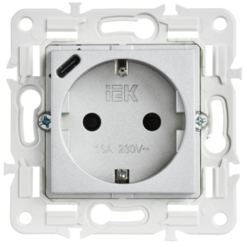 Розетка IEK SKANDY с/з со шторками 16А с USB C 18Вт SK-R17S (серебряный) SK-R14-16-U14-018-K23