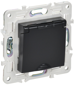 Розетка с крышкой 16А IP44 IEK SKANDY SK-R11Bl (черный) SK-R16-16-44-K02
