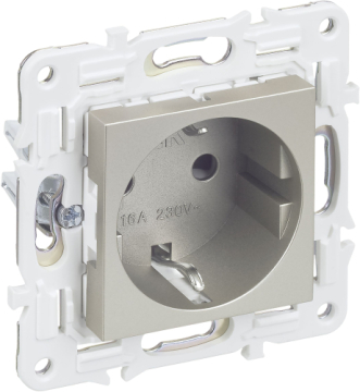 Розетка IEK SKANDY с заземлением со шторками 16А SK-R04Sh (шампань) SK-R14-16-K37