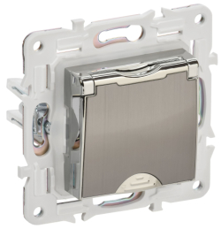 Розетка с крышкой 16А IP44 IEK SKANDY SK-R11N (никель) SK-R16-16-44-K50