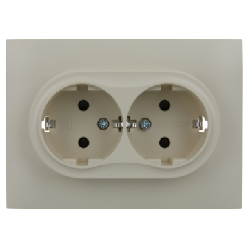 Розетка 2-ая с/з со шторками IEK SKANDY 16А в сборе SK-R07B (бежевый) SK-R24-16-K10-F
