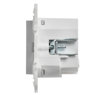 Розетка IEK SKANDY с/з со шторками 16А с USB C 18Вт SK-R17S (серебряный) SK-R14-16-U14-018-K23