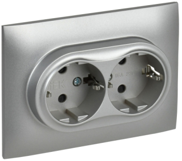 Розетка 2-ая с/з со шторками IEK SKANDY 16А в сборе SK-R07S (серебряный) SK-R24-16-K23-F