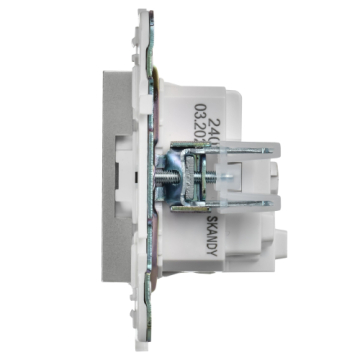 Розетка IEK SKANDY с заземлением со шторками 16А SK-R04S (серебряный) SK-R14-16-K23