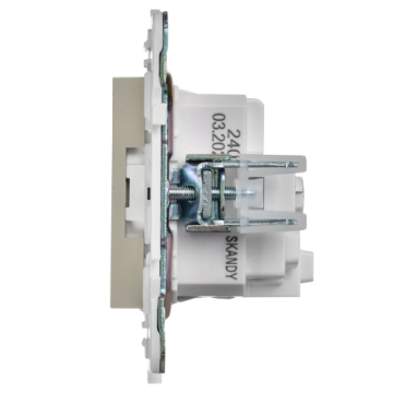 Розетка IEK SKANDY с заземлением со шторками 16А SK-R04B (бежевый) SK-R14-16-K10