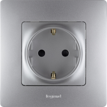 Розетка Legrand Etika с заземлением со шторками винтовые клеммы (алюминий)    672422