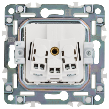 Розетка с крышкой 16А IP44 IEK SKANDY SK-R11N (никель) SK-R16-16-44-K50