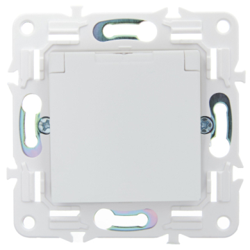 Розетка с крышкой 16А IP44 IEK SKANDY SK-R11W (арктический белый) SK-R16-16-44-K01