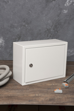 EKF Basic Щит распред. навесной ЩРН- 9 (220х300х120) IP31 mb21-9-bas